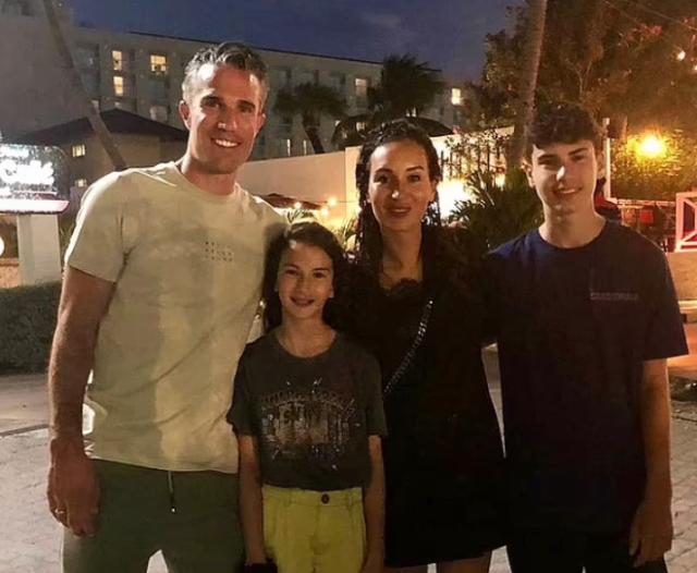 开云体育-范佩西谈拒绝滕哈赫：回曼联怎比老婆孩子热炕头？