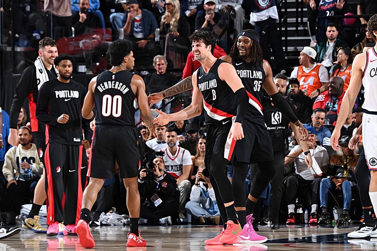 开云下载-冲垮了快船的防线！开拓者锋线球星在赛季尾段终于又开始回暖了？