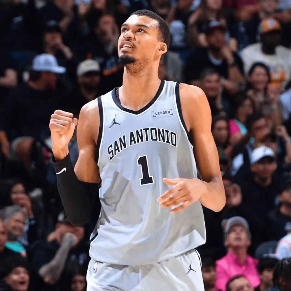 马刺有很大动机在最后一场阻击掘金，以便在二轮让雷霆和掘金提前碰面